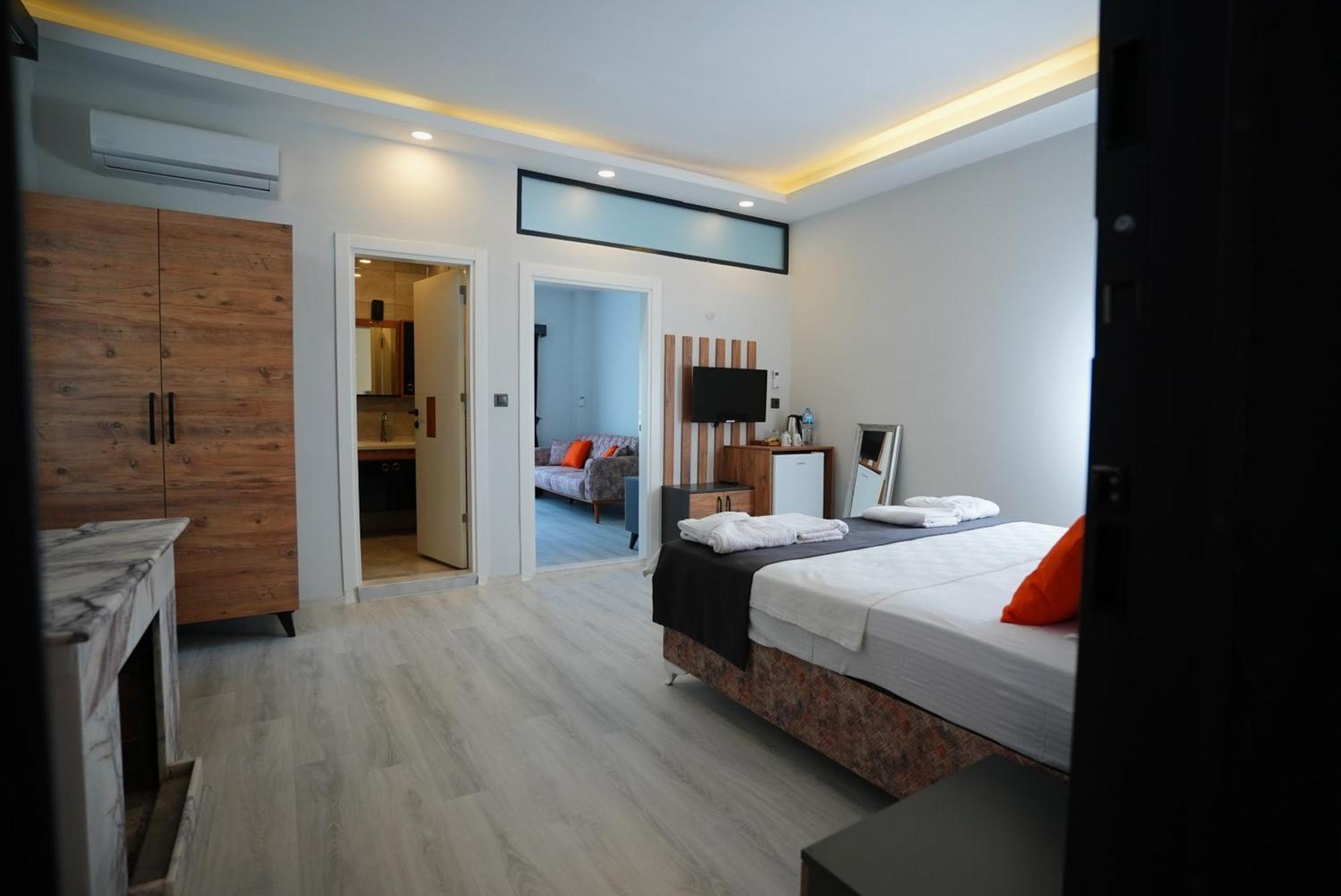 Villa Sevilla Kusadası Exteriör bild